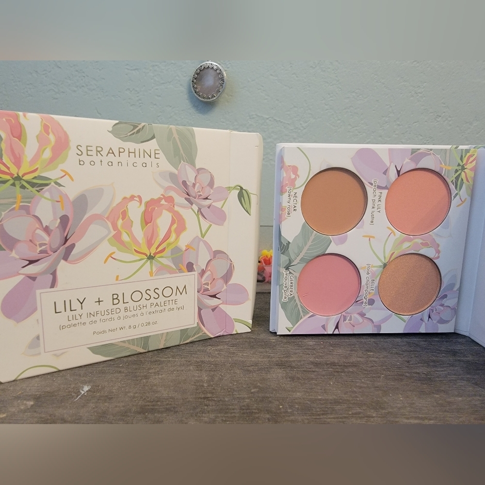 SERAPHINE BONTANICALS LILY AND BLOSSOM BLUSH PALETEE